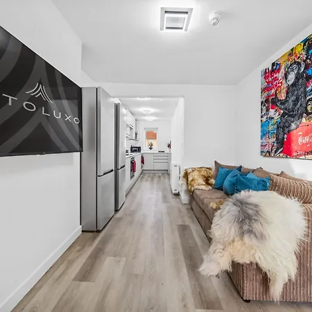 Modern & Cozy Private Double - Shared House By Altoluxo Short Lets & Serviced With Free Wifi & Parking Μπρίστολ