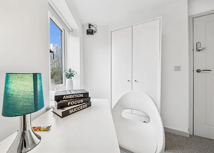 Modern & Cozy Private Double - Shared House By Altoluxo Short Lets & Serviced With Free Wifi & Parking Διαμέρισμα