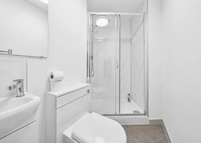 Modern & Cozy Private Double - Shared House By Altoluxo Short Lets & Serviced With Free Wifi & Parking Διαμέρισμα Μπρίστολ