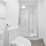 Modern & Cozy Private Double - Shared House By Altoluxo Short Lets & Serviced With Free Wifi & Parking דירה בריסטול