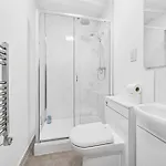 דירה Modern & Cozy Private Double - Shared House By Altoluxo Short Lets & Serviced With Free Wifi & Parking *