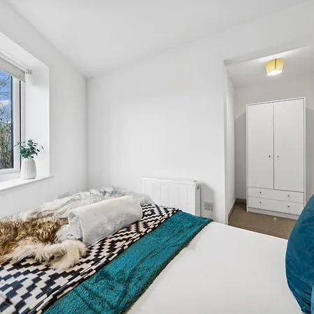 Modern & Cozy Private Double - Shared House By Altoluxo Short Lets & Serviced With Free Wifi & Parking Apartment Bristol