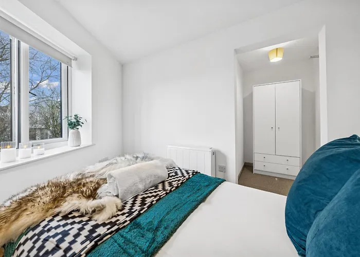 Modern & Cozy Private Double - Shared House By Altoluxo Short Lets & Serviced With Free Wifi & Parking Lejlighed Bristol