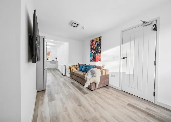 Daire Modern & Cozy Private Double - Shared House By Altoluxo Short Lets & Serviced With Free Wifi & Parking