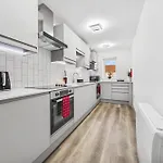 Modern & Cozy Private Double - Shared House By Altoluxo Short Lets & Serviced With Free Wifi & Parking Apartamento *