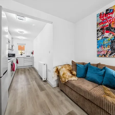 Appartement Modern & Cozy Private Double - Shared House By Altoluxo Short Lets & Serviced With Free Wifi & Parking Bristol