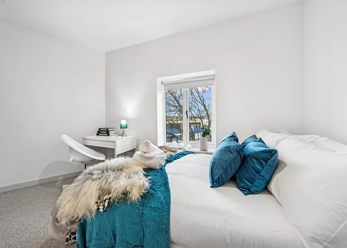 Appartement Modern & Cozy Private Double - Shared House By Altoluxo Short Lets & Serviced With Free Wifi & Parking